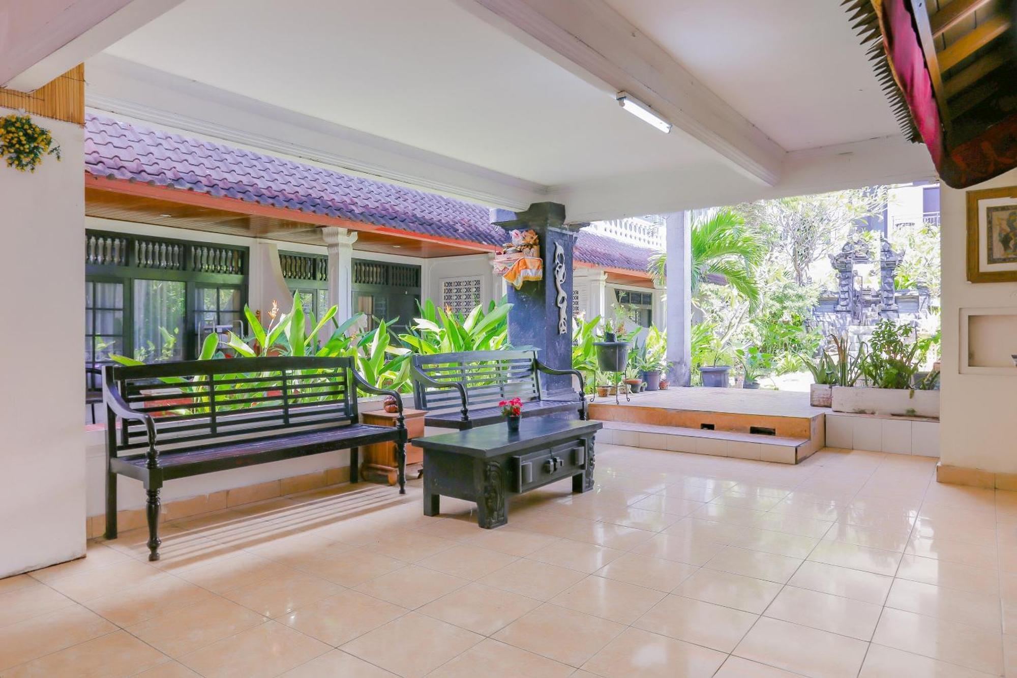 OYO 4012 Ari Beach Inn Kuta Lombok Exterior foto